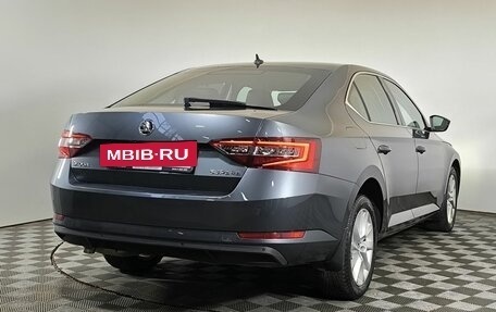 Skoda Superb III рестайлинг, 2017 год, 1 810 000 рублей, 4 фотография
