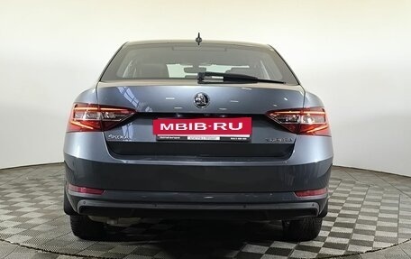 Skoda Superb III рестайлинг, 2017 год, 1 810 000 рублей, 5 фотография