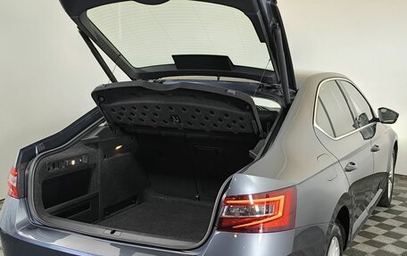 Skoda Superb III рестайлинг, 2017 год, 1 810 000 рублей, 16 фотография
