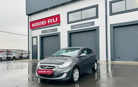 Hyundai Solaris II рестайлинг, 2011 год, 749 999 рублей, 2 фотография