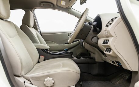 Nissan Leaf I, 2011 год, 598 000 рублей, 28 фотография