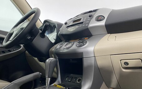Toyota RAV4, 2006 год, 1 060 000 рублей, 24 фотография