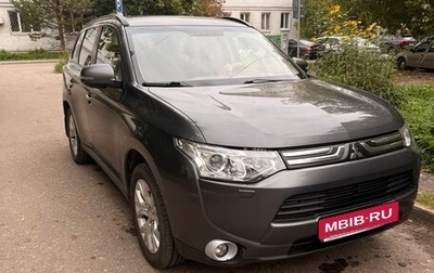 Mitsubishi Outlander III рестайлинг 3, 2013 год, 1 380 000 рублей, 1 фотография