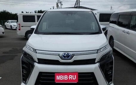 Toyota Voxy III, 2021 год, 1 520 000 рублей, 3 фотография