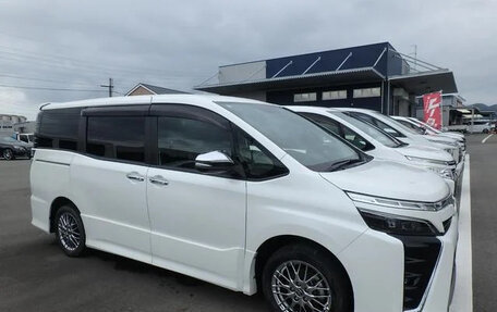 Toyota Voxy III, 2021 год, 1 520 000 рублей, 5 фотография