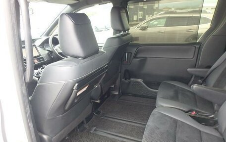 Toyota Voxy III, 2021 год, 1 520 000 рублей, 11 фотография