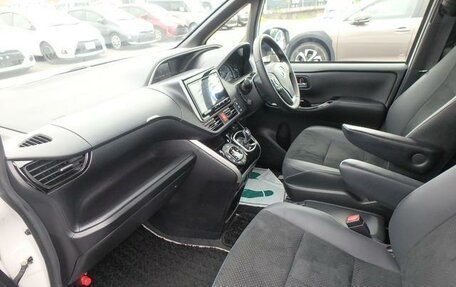 Toyota Voxy III, 2021 год, 1 520 000 рублей, 7 фотография
