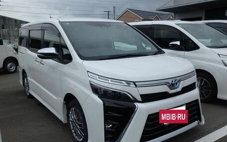 Toyota Voxy III, 2021 год, 1 520 000 рублей, 4 фотография