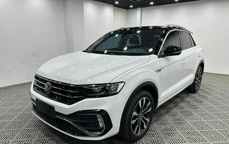 Volkswagen T-Roc I, 2022 год, 1 610 000 рублей, 2 фотография