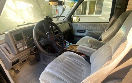 Chevrolet Suburban VIII, 1993 год, 2 000 000 рублей, 8 фотография