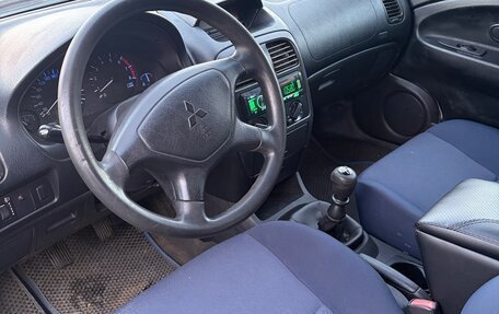 Mitsubishi Carisma I, 2003 год, 170 000 рублей, 10 фотография