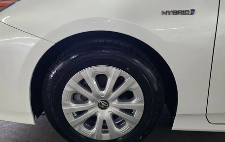 Toyota Prius IV XW50, 2022 год, 2 200 000 рублей, 17 фотография
