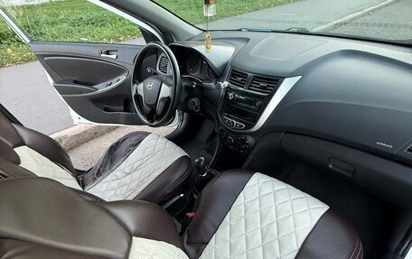 Hyundai Solaris II рестайлинг, 2016 год, 420 000 рублей, 10 фотография