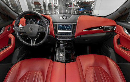 Maserati Levante I, 2021 год, 7 100 000 рублей, 8 фотография