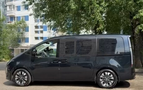 Hyundai Staria, 2021 год, 6 850 000 рублей, 1 фотография