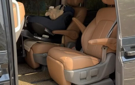 Hyundai Staria, 2021 год, 6 850 000 рублей, 13 фотография
