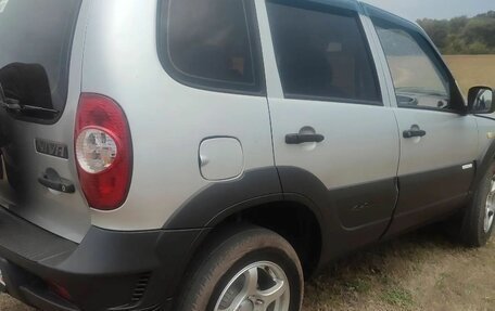 Chevrolet Niva I рестайлинг, 2011 год, 450 000 рублей, 2 фотография