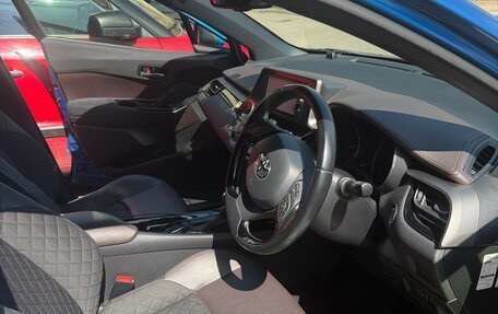 Toyota C-HR I рестайлинг, 2017 год, 2 000 000 рублей, 9 фотография