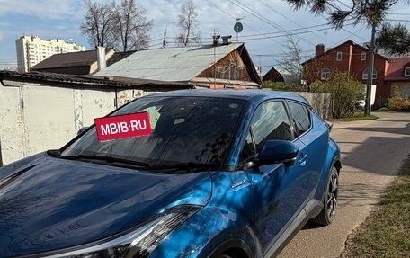 Toyota C-HR I рестайлинг, 2017 год, 2 000 000 рублей, 6 фотография