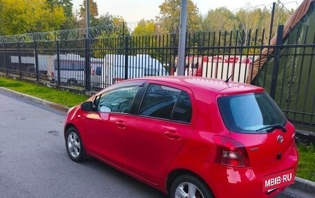 Toyota Yaris III рестайлинг, 2008 год, 555 000 рублей, 2 фотография