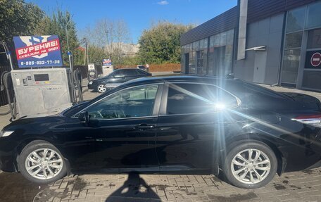 Toyota Camry, 2017 год, 2 500 000 рублей, 5 фотография