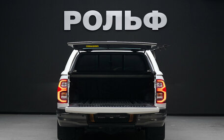 Toyota Hilux VIII, 2021 год, 4 900 000 рублей, 16 фотография