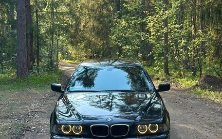 BMW 5 серия, 2003 год, 950 000 рублей, 2 фотография
