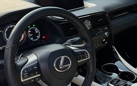 Lexus RX IV рестайлинг, 2019 год, 4 590 000 рублей, 9 фотография