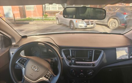 Hyundai Solaris II рестайлинг, 2019 год, 950 000 рублей, 5 фотография