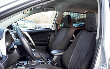 Toyota RAV4, 2018 год, 2 349 000 рублей, 16 фотография