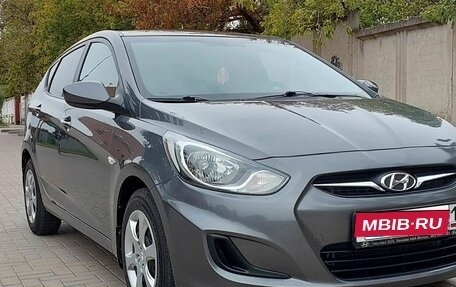 Hyundai Solaris II рестайлинг, 2012 год, 859 000 рублей, 3 фотография