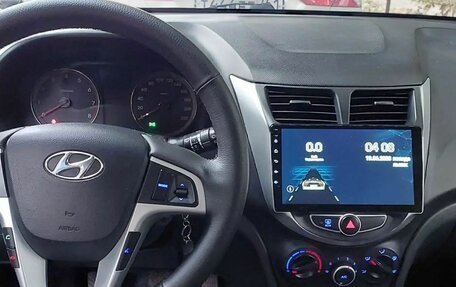 Hyundai Solaris II рестайлинг, 2012 год, 859 000 рублей, 18 фотография