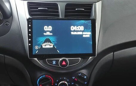 Hyundai Solaris II рестайлинг, 2012 год, 859 000 рублей, 19 фотография