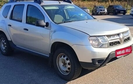 Renault Duster I рестайлинг, 2017 год, 1 000 000 рублей, 4 фотография