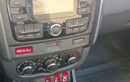 Renault Duster I рестайлинг, 2017 год, 1 000 000 рублей, 8 фотография