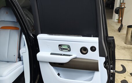 Rolls-Royce Cullinan, 2023 год, 45 000 000 рублей, 15 фотография