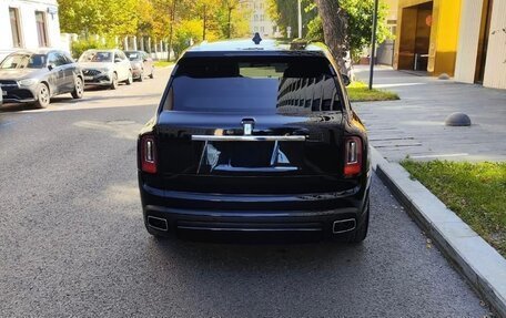 Rolls-Royce Cullinan, 2023 год, 45 000 000 рублей, 4 фотография