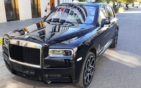 Rolls-Royce Cullinan, 2023 год, 45 000 000 рублей, 2 фотография