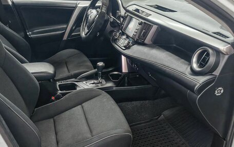 Toyota RAV4, 2017 год, 2 429 900 рублей, 13 фотография