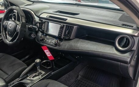 Toyota RAV4, 2017 год, 2 429 900 рублей, 9 фотография