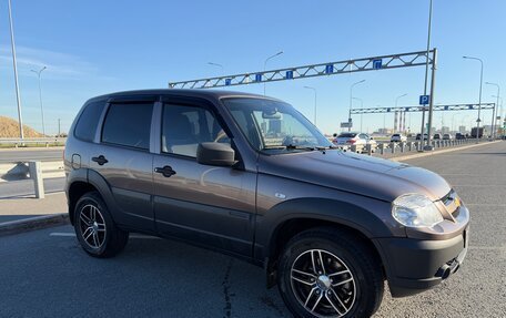 Chevrolet Niva I рестайлинг, 2015 год, 700 000 рублей, 3 фотография