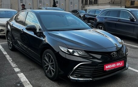 Toyota Camry, 2022 год, 3 500 000 рублей, 4 фотография