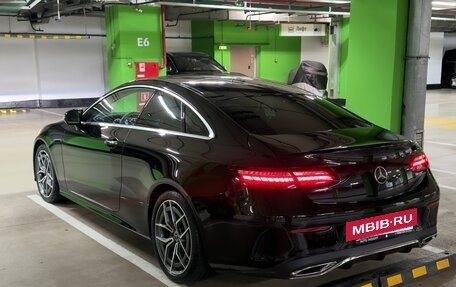 Mercedes-Benz E-Класс, 2022 год, 7 280 000 рублей, 2 фотография