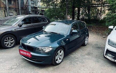 BMW 1 серия, 2010 год, 999 999 рублей, 2 фотография