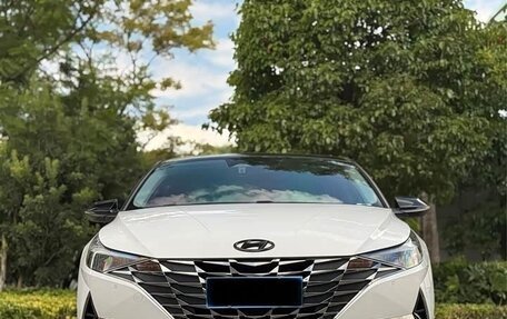 Hyundai Elantra, 2023 год, 1 230 000 рублей, 2 фотография