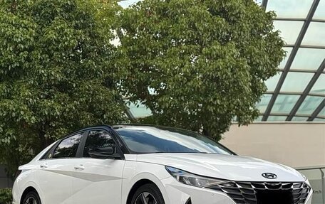 Hyundai Elantra, 2023 год, 1 230 000 рублей, 3 фотография