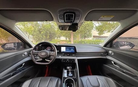 Hyundai Elantra, 2023 год, 1 230 000 рублей, 14 фотография