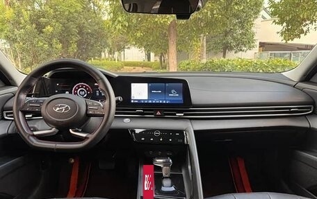 Hyundai Elantra, 2023 год, 1 230 000 рублей, 13 фотография