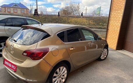 Opel Astra J, 2012 год, 999 000 рублей, 2 фотография