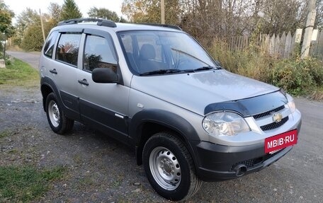 Chevrolet Niva I рестайлинг, 2011 год, 450 000 рублей, 8 фотография